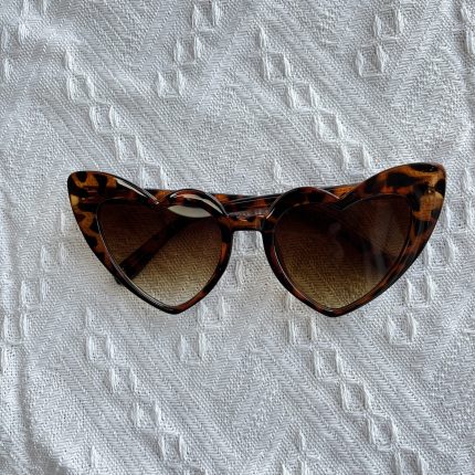 leopard heart sunglasses